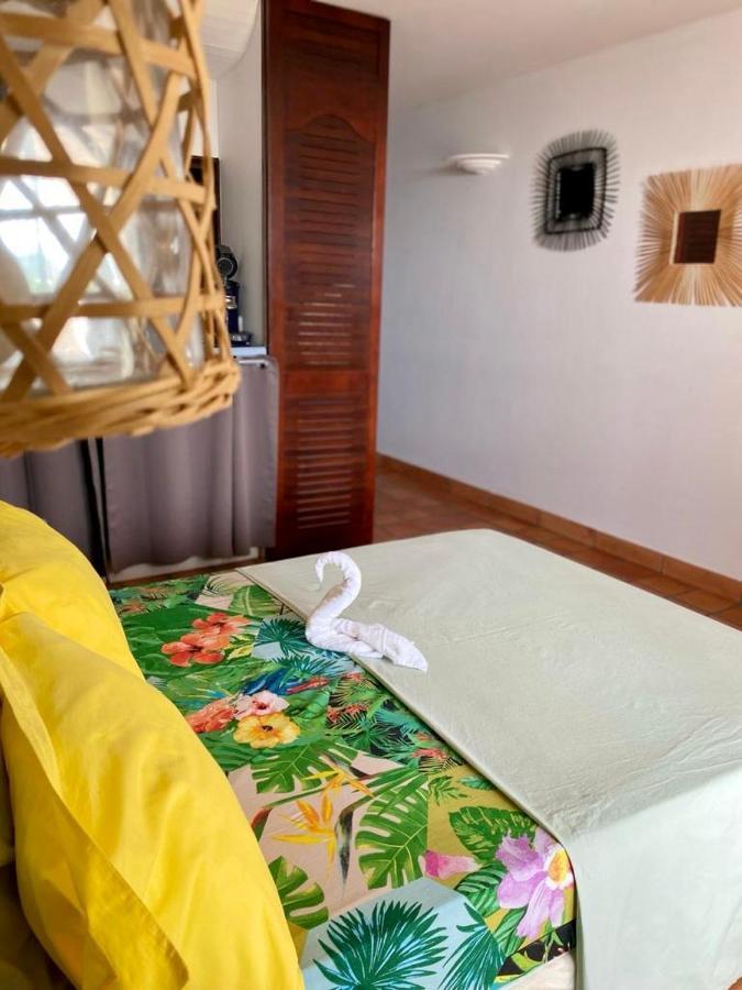 Charmant Studio A La Residence De La Baie De Tartane La Trinité Kültér fotó
