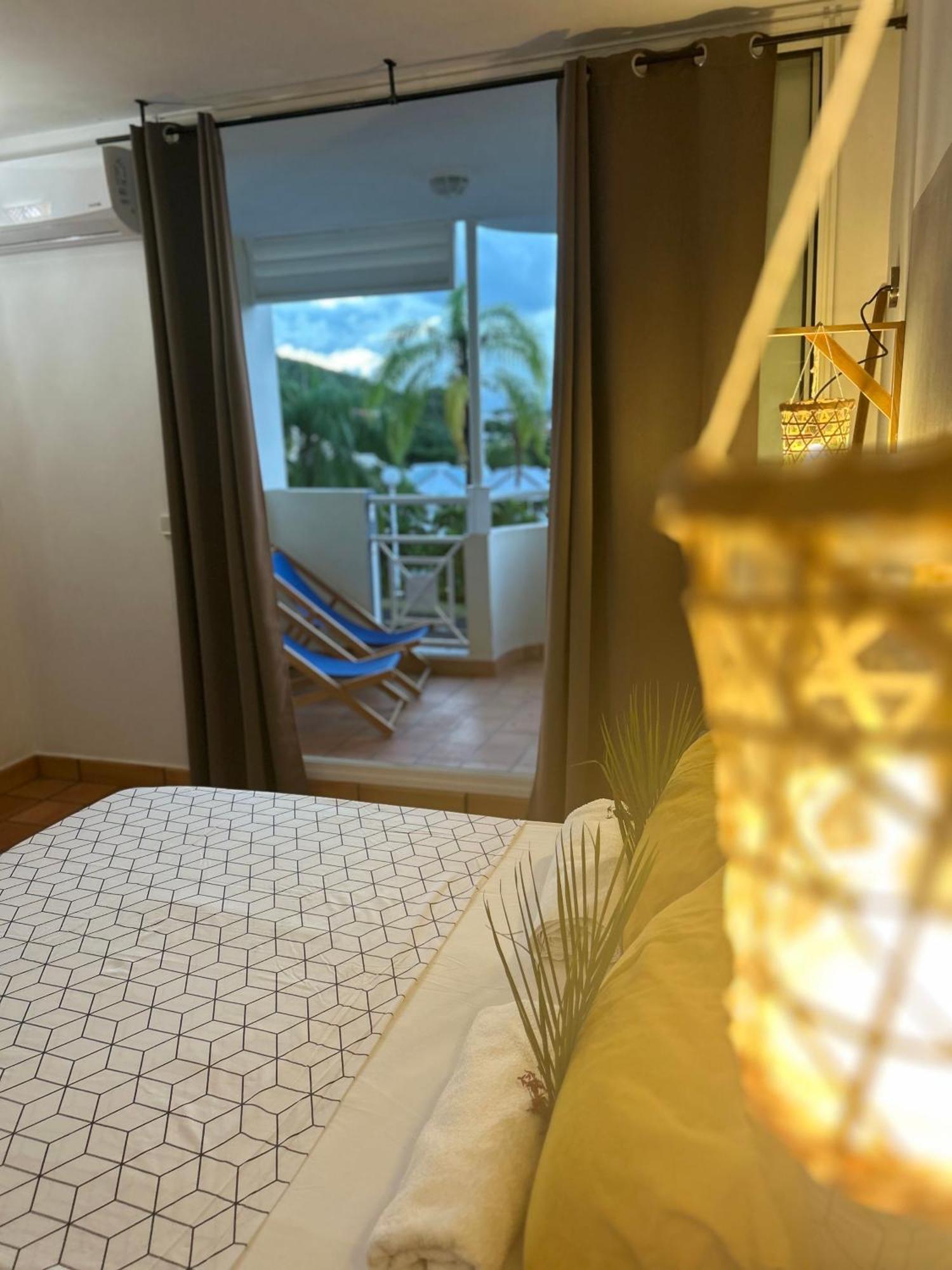 Charmant Studio A La Residence De La Baie De Tartane La Trinité Kültér fotó