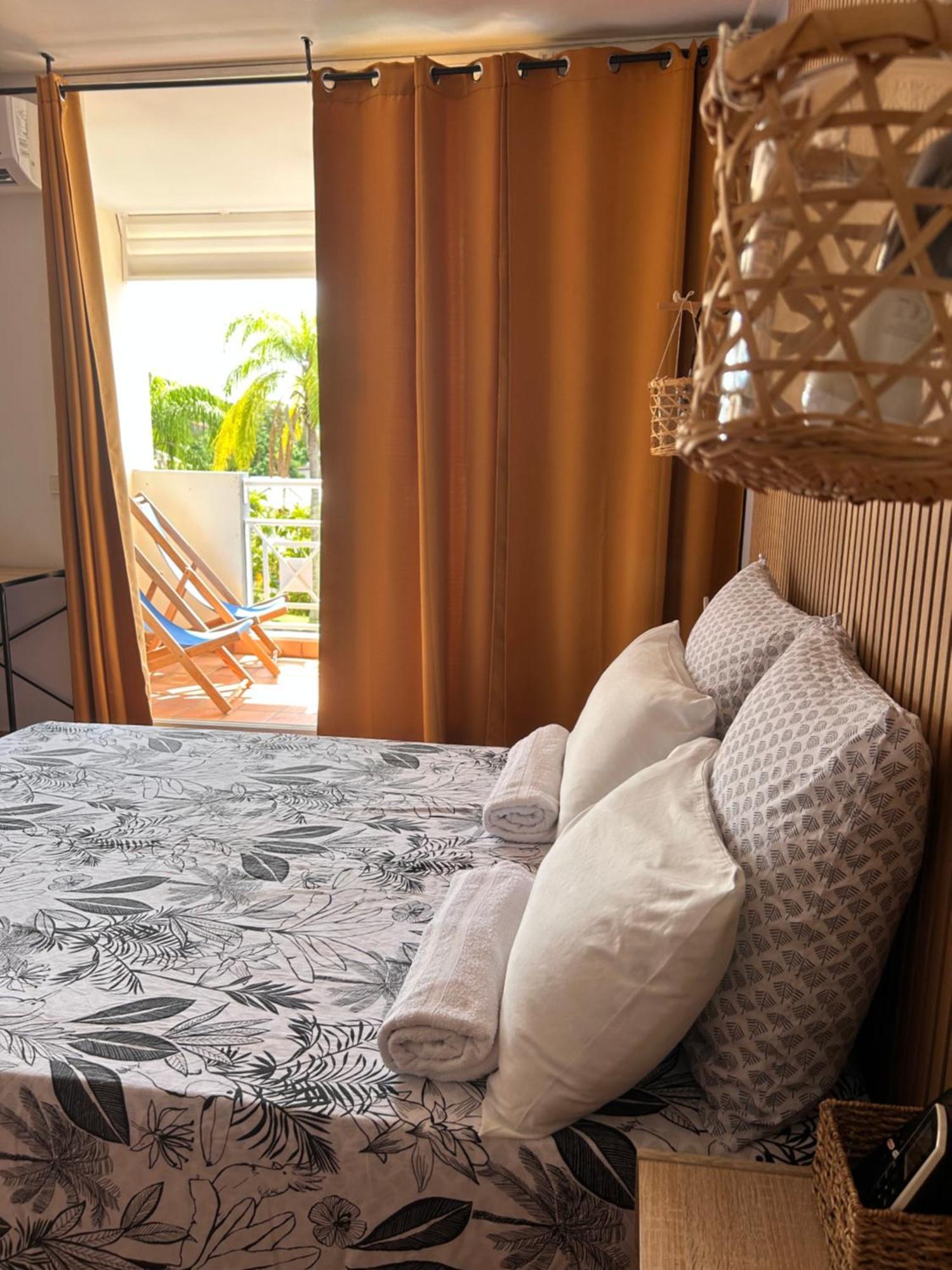 Charmant Studio A La Residence De La Baie De Tartane La Trinité Kültér fotó